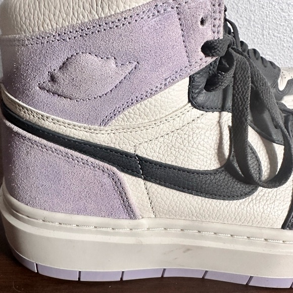 Nike Air Jordan 1. Women’s size 11. - Picture 4 of 11